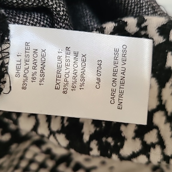 Calvin Klein skirt - Picture 4 of 4